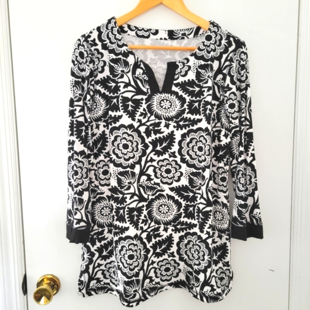 T by Talbots || (Large) White Black Floral Print Shirt Tunic